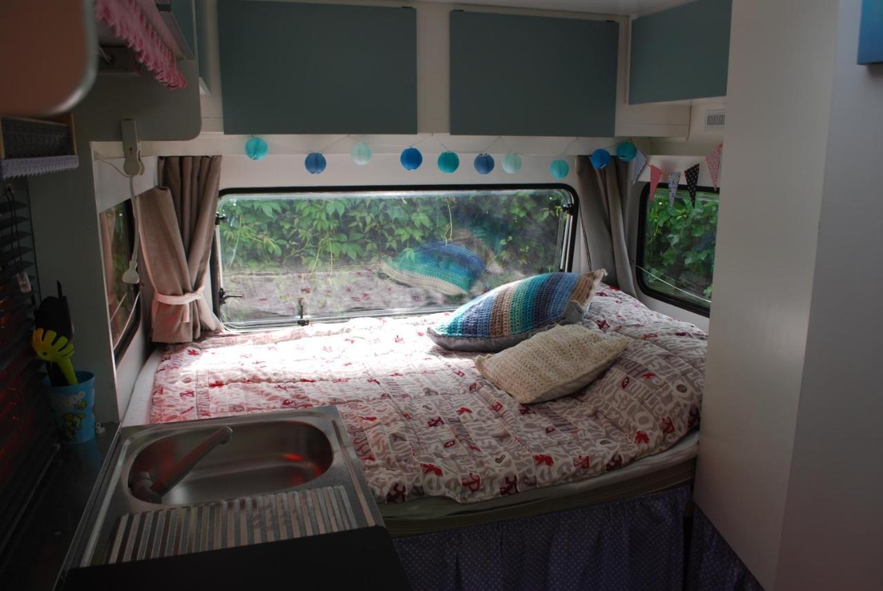 B&B Oeland Caravan "Juf Jansen" Ottoland ภายนอก รูปภาพ